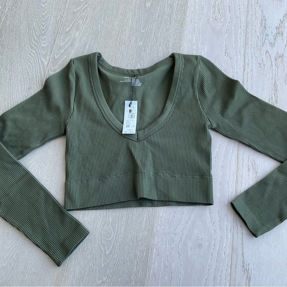 GARAGE, ribbed fitted top with tags never worn - Picture 1 of 2